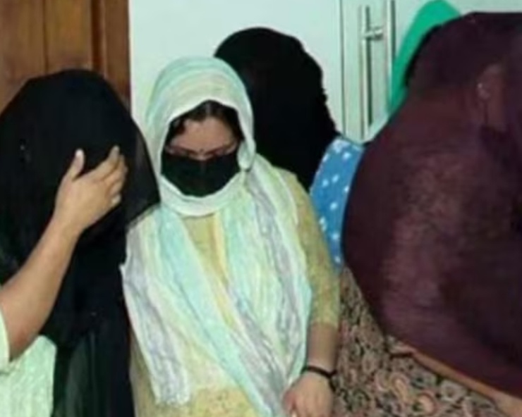 Kozhikode News, Women Arrested in Kozhikode, Police involvment with Women, Police and Accused, അനാശാസ്യം, പൊലീസ്, സ്ത്രീയുമായി പൊലീസിനു ബന്ധം