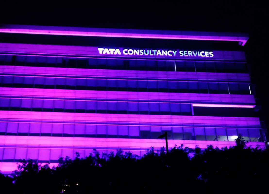TCS layoffs 2025,TCS job cuts 2 percent,Tata Consultancy Services workforce reduction,IT layoffs India 2025,ടി‌സിഎസ് പിരിച്ചുവിടല്‍,ടി‌സിഎസ് ജോലി കുറവ്,ടാറ്റ കൺസൽട്ടൻസി ജീവനക്കാരെ കുറയ്ക്കുന്നു,ഐടി മേഖലയിലെ ജോലി നഷ്ടം