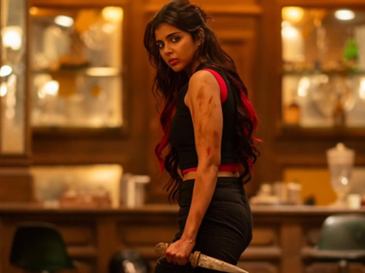 Kalyani Priyadarshan in Lokah, Lokah Chapter 1 Chandra Review, Lokah Review Malayalam, Lokah Review, Lokah Release, Lokah Movie Response, Lokah Chapter 1 Chandra, Lokah Review in Malayalam, Lokah Social Media Response, Lokah Review Nelvin Gok, ലോക റി