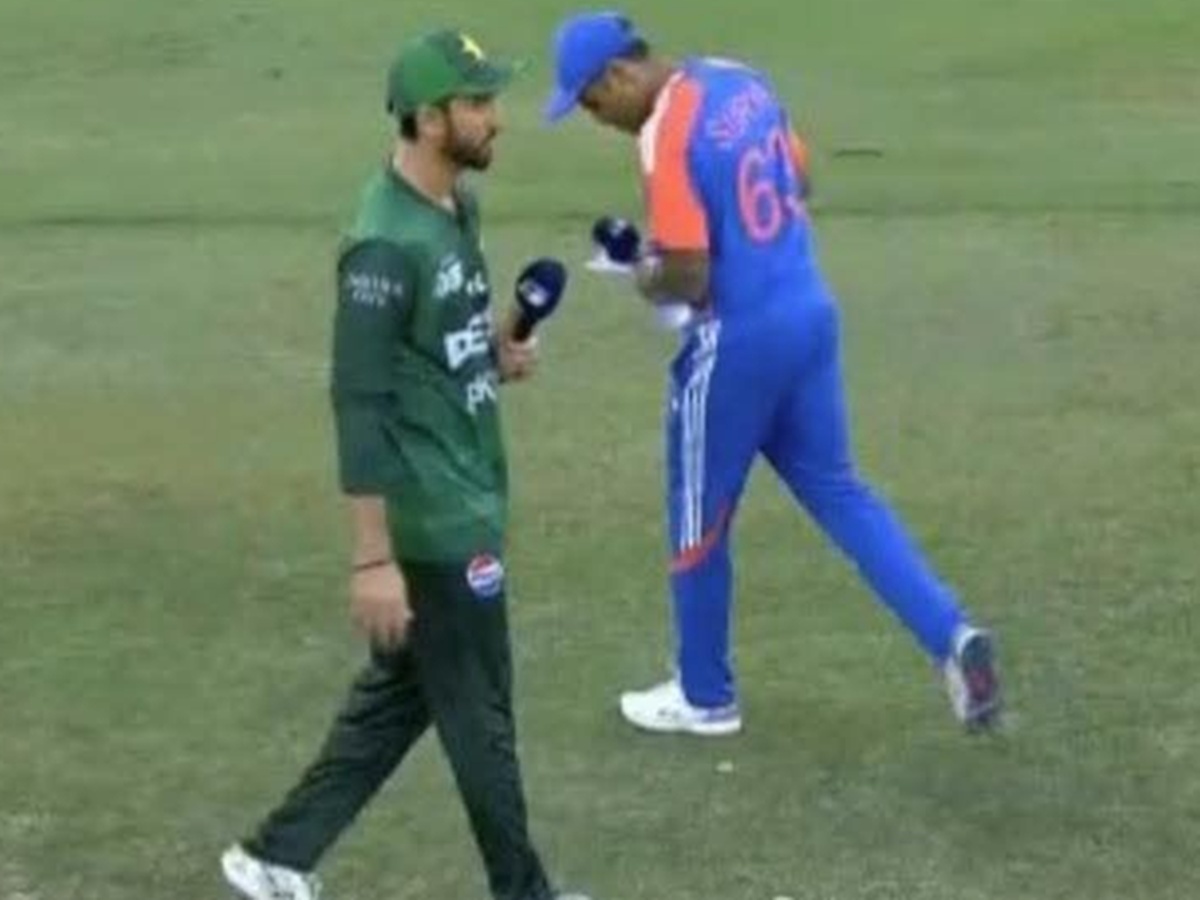 No Hand Shake Suryakumar Yadav, India vs Pakistan, സൂര്യകുമാര്‍ യാദവ്, ഇന്ത്യ പാക്കിസ്ഥാന്‍, ഹാന്‍ഡ് ഷെയ്ക് വിവാദം ഇന്ത്യ പാക്കിസ്ഥാന്‍