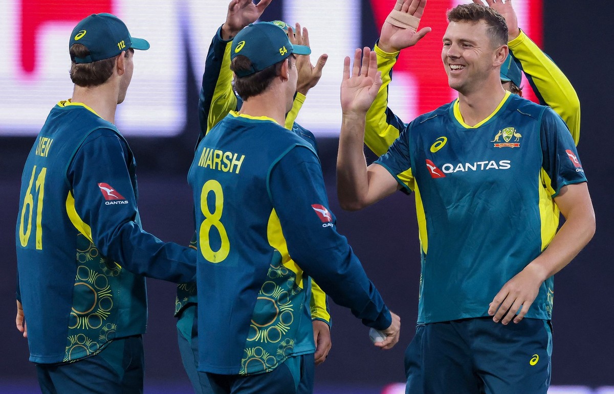 Mitchell starc, Australian Team, India- Australia,മിച്ചൽ സ്റ്റാർക്, ഓസീസ് റ്റീം, ഇന്ത്യ- ഓസ്ട്രേലിയ