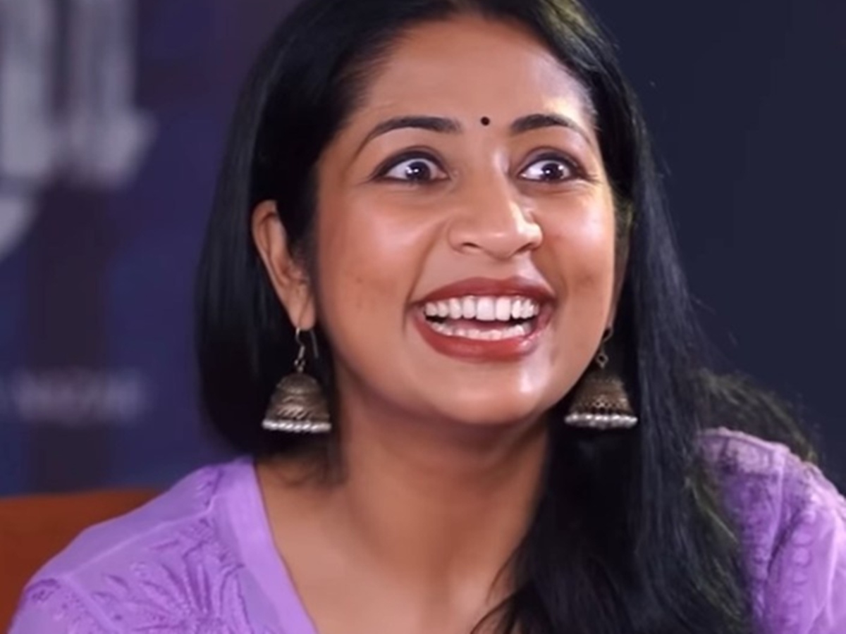 Navya Nair, Jasmine, Navya Nair Jasmine Fine, Why Navya Nair Fined, നവ്യ നായര്‍, ഓസ്‌ട്രേലിയ, നവ്യ നായര്‍ മുല്ലപ്പൂവ് പിഴ