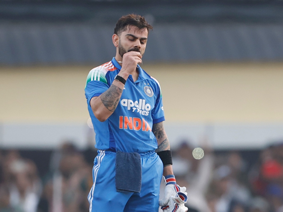Virat Kohli, Kohli Century, Virat Kohli 52nd ODI Century, Virat Kohli vs Sachin Tendulkar, വിരാട് കോലി, സച്ചിന്‍ ടെന്‍ഡുല്‍ക്കര്‍, കോലി ഏകദിന സെഞ്ചുറി, കോലി സച്ചിന്‍