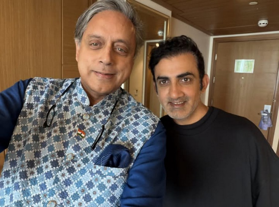 Shashi tharoor, Gautam Gambhir,Indian team, India vs Newzealand,ശശി തരൂർ, ഗൗതം ഗംഭീർ, ഇന്ത്യൻ ടീം, ഇന്ത്യ- ന്യൂസിലൻഡ്