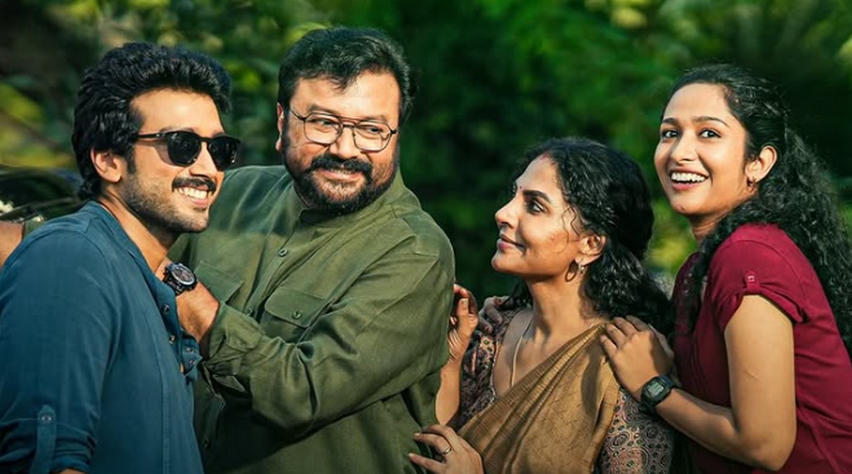 Aashakal Ayiram Review, Aashakal Ayiram theatre response, Aashakal Ayiram response