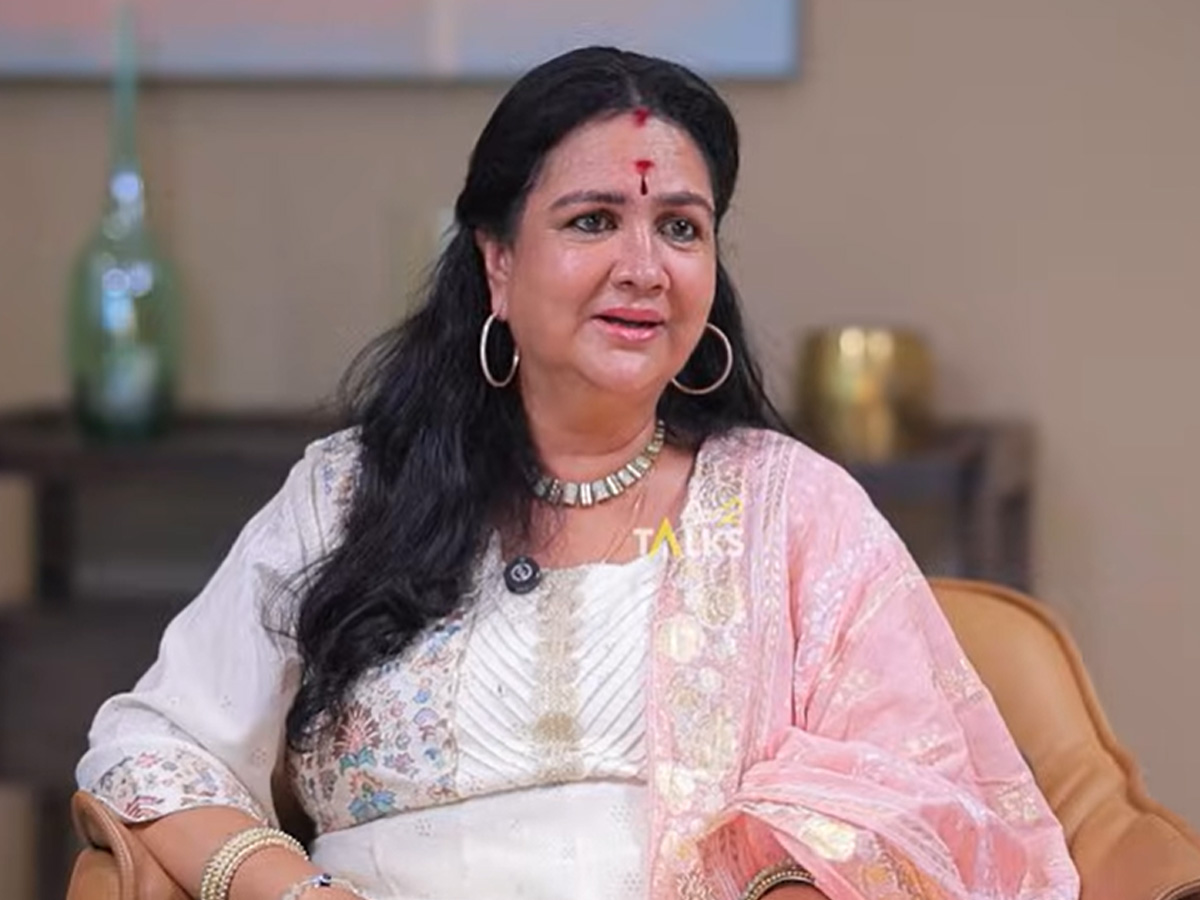 Urvashi, Filmfare Award, Gauri nanda, urvashi award, ഉർവശി, ഫിലിംഫെയർ അവാർഡ്, ഗൗരി നന്ദ, ഉർവശി അവാർഡ്
