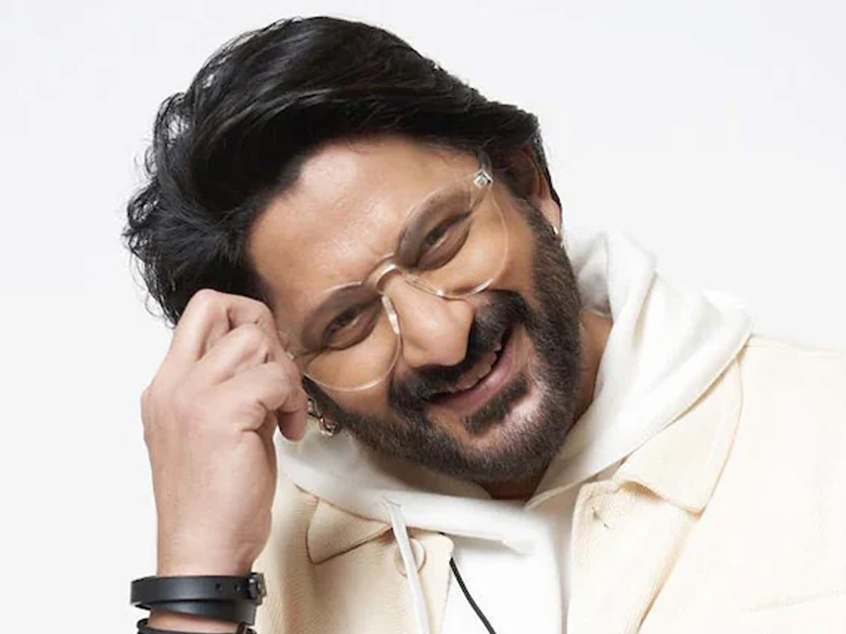 Arshad Warsi, Smoking, Arshad Warsi Smoking, actor Arshad Warsi, അർഷാദ് വാർസി, പുകവലി, അർഷാദ് വാർസി പുകവലി, നടൻ അർഷാദ് വാർസി