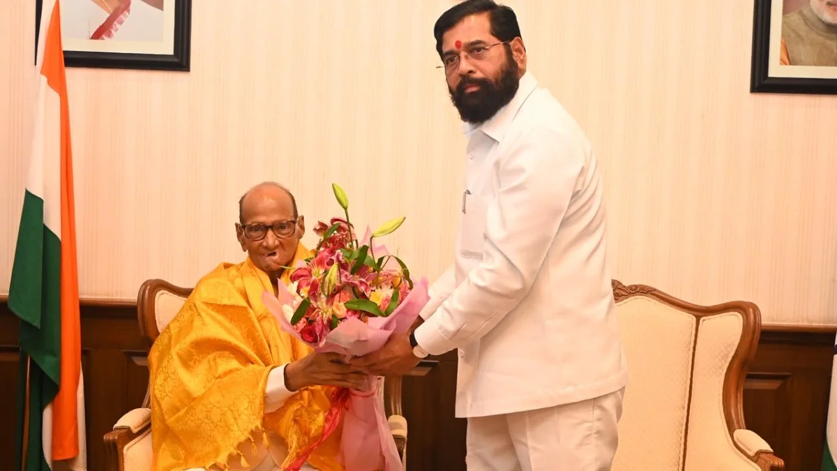 कॅबिनेट बैठक अर्धवट सोडून शिंदे यांनी घेतली शरद ...
