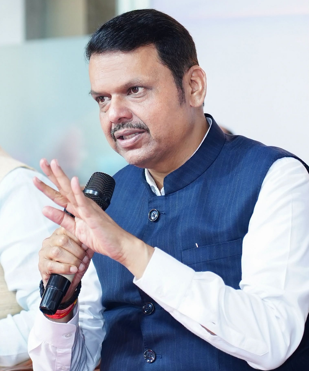 शरीर न चिरता होणार शवविच्छेदन! मुख्यमंत्री फडणवीस ...