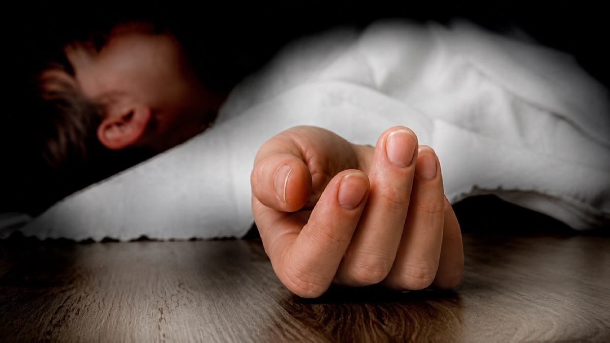दोन दिवसांपासून बेपत्ता असलेल्या दोन लहान मुलींचे मृतदेह तलावात सापडले;...