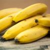 उच्च रक्तदाबाच्या रुग्णांनी हिवाळ्यात केळी किती खावी