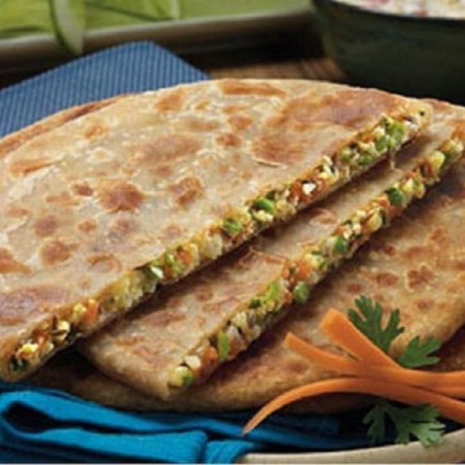 कोबी पराठा लाटताना फाटतो का? या सोप्या टिप्स वापरून पहा