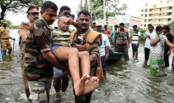 இரக்கமற்ற மழையும், இதயம் கொண்ட மனிதர்களும்!