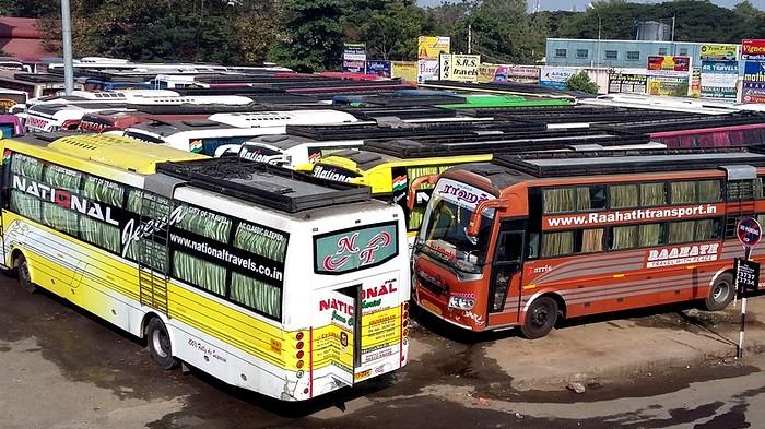 கோயம்பேடு பேருந்து நிலையத்தில் ஆம்னி பேருந்துகள்: சென்னை உயர்நீதிமன்றம் அதிரடி உத்தரவு..!