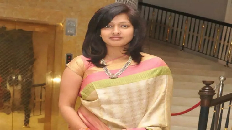 அடுத்த திமுக முதல்வர் வேட்பாளர் நடிகர் சூர்யாவா? காயத்ரி ரகுராம் கேள்வி!