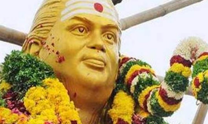 அரசு பேருந்து கண்ணாடி உடைப்பு - ஓட்டுநர், பயணிகளுக்கு காயம்!