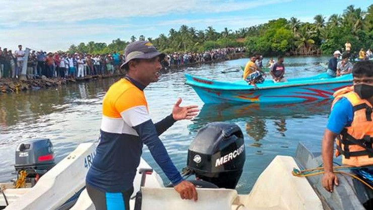இலங்கை கிண்ணியா பகுதியில் படகு விபத்து - மாணவர்கள் உட்பட ஆறு பேர் பலி