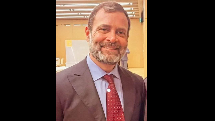 புதிய லுக்கில் ராகுல்காந்தி: கேம்பிரிஜ் பல்கலையில் உரை..!