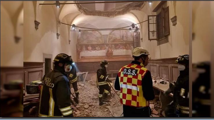 திருமண நிகழ்ச்சியின் போது விபத்து: 25 அடி ஆழ பள்ளத்திற்குல் விழுந்த உறவினர்கள்