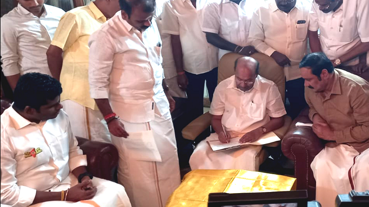 பாமகவுக்கு 10 தொகுதிகள், நோ மாநிலங்களவை.. ஒப்பந்தம் கையெழுத்து..!