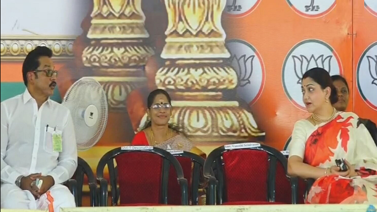 சேலம் பாஜக மேடையில் ’நாட்டாமை’ நாயகன் - நாயகி: வைரல் புகைப்படம்..!