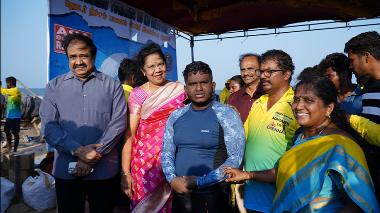 உலக சாதனை படைத்த சிறப்புக் குழந்தை! மகாபலிபுரம் முதல் சென்னை வரை நீந்திக் கடந்த நீச்சல் வீரன்!