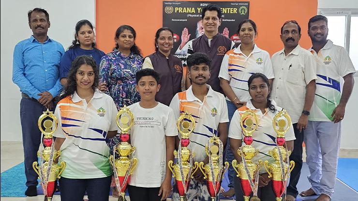மலேசியாவில்  நடைபெற்ற சர்வதேச யோகா போட்டியில்   பதினான்கு பேர்,  தங்கம் மற்றும் வெள்ளி,பதக்கங்களை வென்று அசத்தியுள்ளனர்.