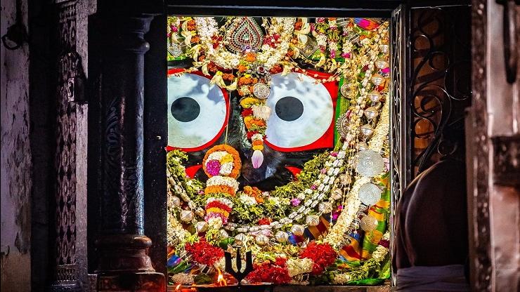 பூரி ஜெகந்நாதர் கோயிலின் 4 கதவுகளும் திறப்பு..! பதவியேற்ற மறுநாளே முதல்வர் அதிரடி..!!