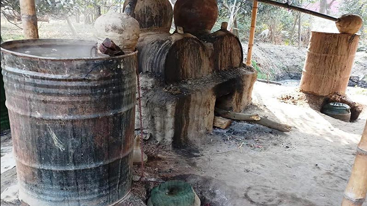 விஷ சாராயத்தில் கலக்கப்பட்ட மெத்தனால் சென்னையில் இருந்து வந்ததா? திடுக்கிடும் தகவல்.!