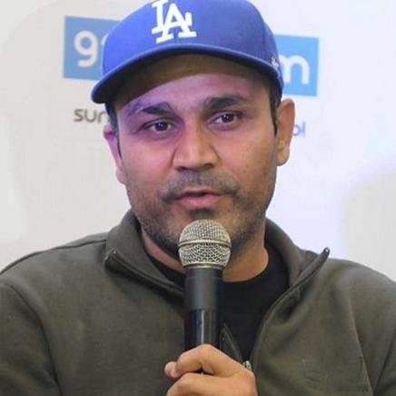 விராட் கோலிக்குப் பின் அவர் பேட்டிங்கைதான் ரசித்துப் பார்க்கிறேன் – சேவாக் சிலாகிப்பு!