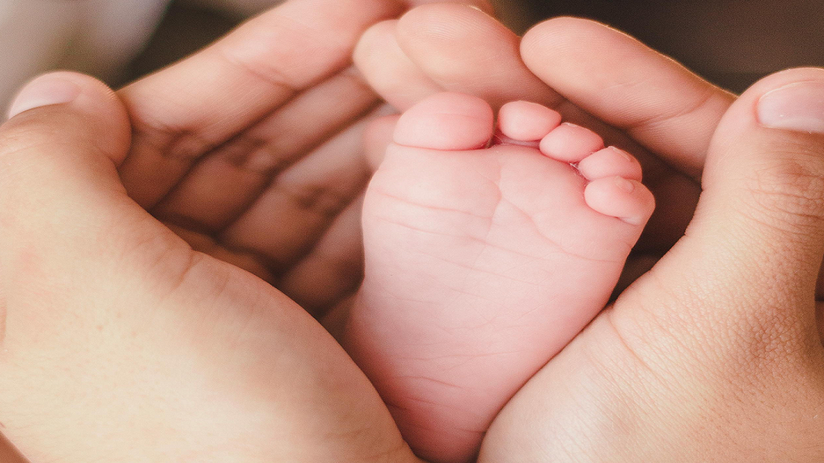 வெள்ளத்தில் மீட்கப்பட்ட யாரும் குழந்தையை தத்தெடுத்தது மாநில அரசு.. அதிரடி அறிவிப்பு..!