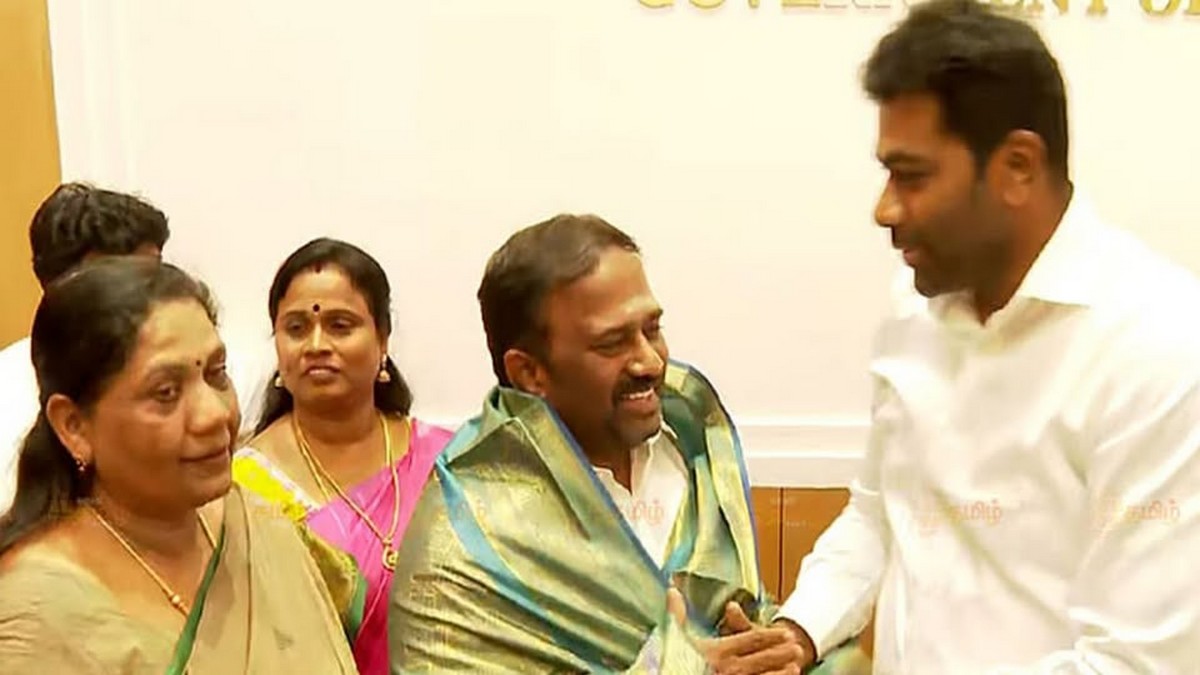 என்னவிலை அழகே.. நல்ல விலைக்கு வாங்க வருவேன்!. ...