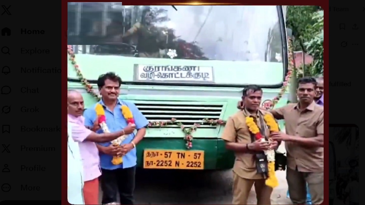 சாமியே எங்க ஊருக்குள்ள வந்த மாதிரி இருக்குது..   ...