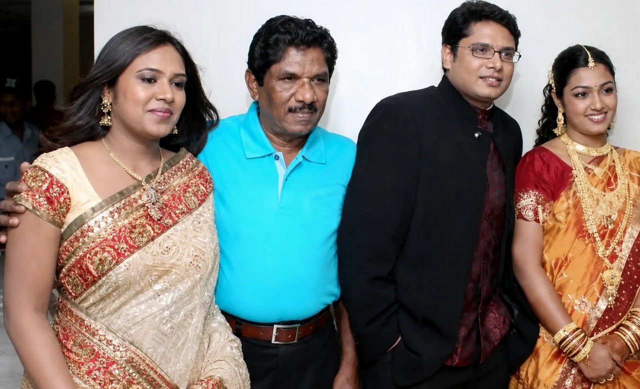 மனோஜின் மனைவியை விரட்டிய பாரதிராஜா மகள்!.. ...