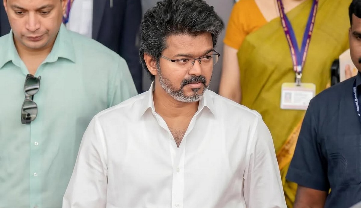 மற்ற கட்சியினர் தவெகவில் இணைவது பலமா?. ...