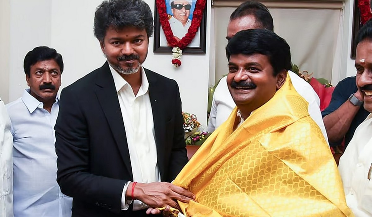 10 ஆயிரம் பேருடன் தவெகவில் இணையும் விஜய ...