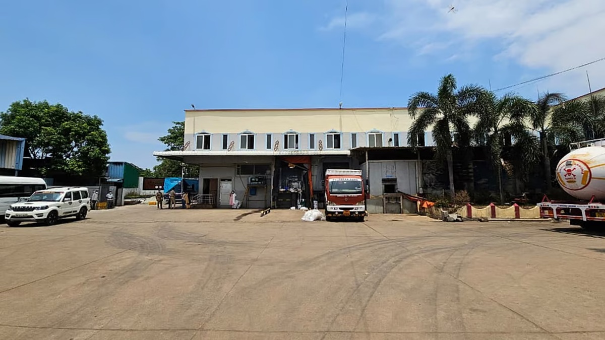 பெரியபாளையம் அமோனியா வாயு கசிவு விபத்து:  2 டன் ...