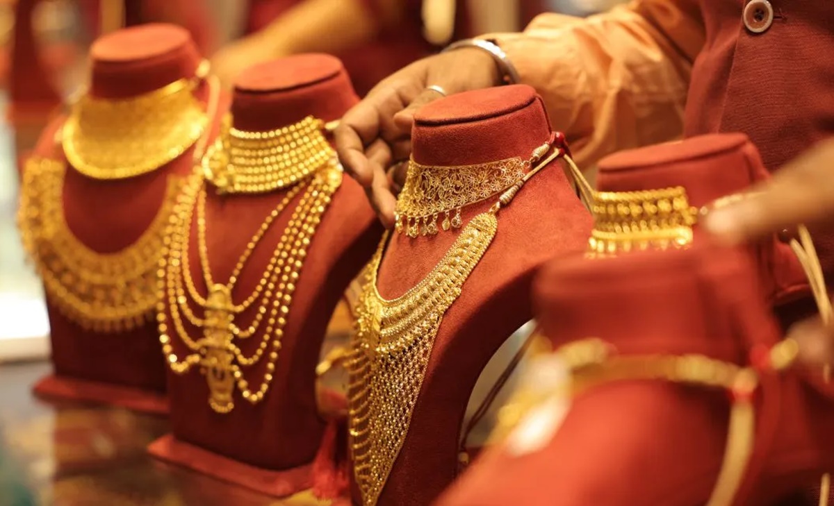 தங்கம் மற்றும் வெள்ளி விலை அதிரடி உயர்வு