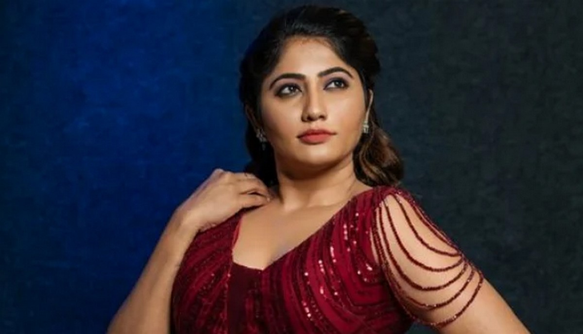 எதுக்கு வந்தீங்க?!.. சீன் போடப்போன ஜூலி!.. ...