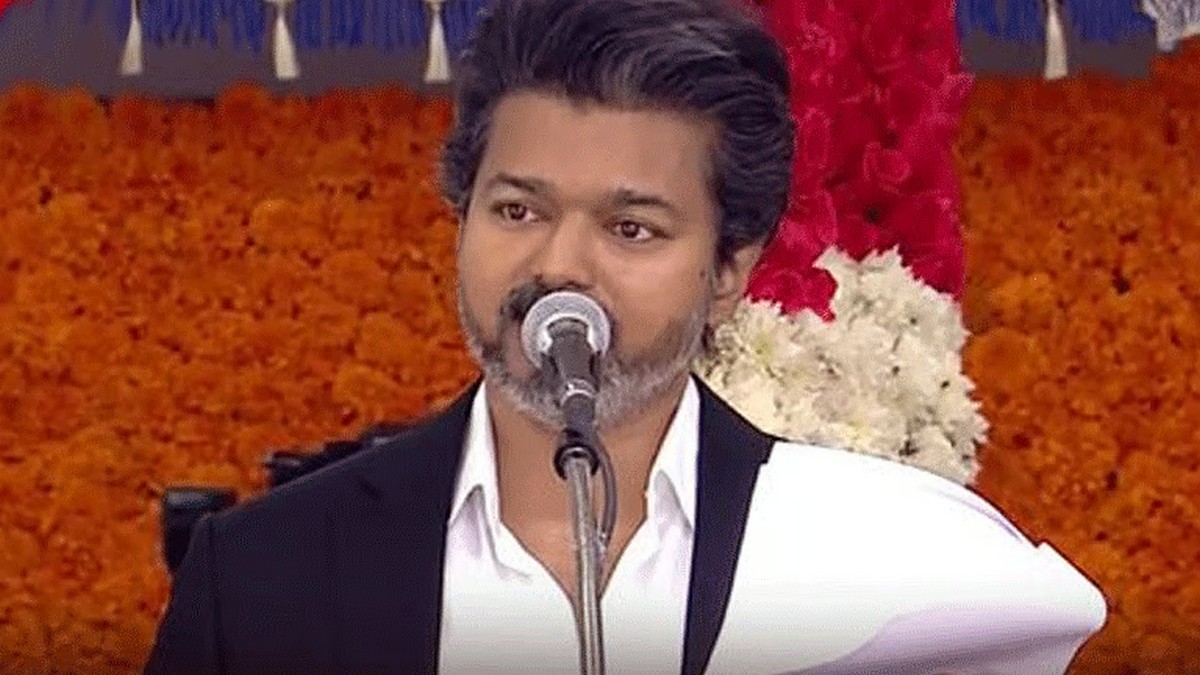 என் நெஞ்சில் குடியிருக்கும்!.. சுதந்திரதின ...