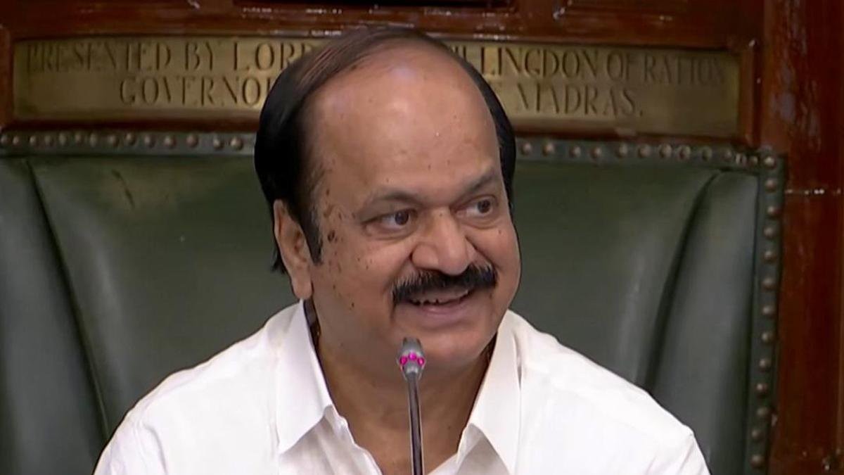 அப்போ முகத்தை பார்ப்பாங்க!.. இப்ப கைய ...