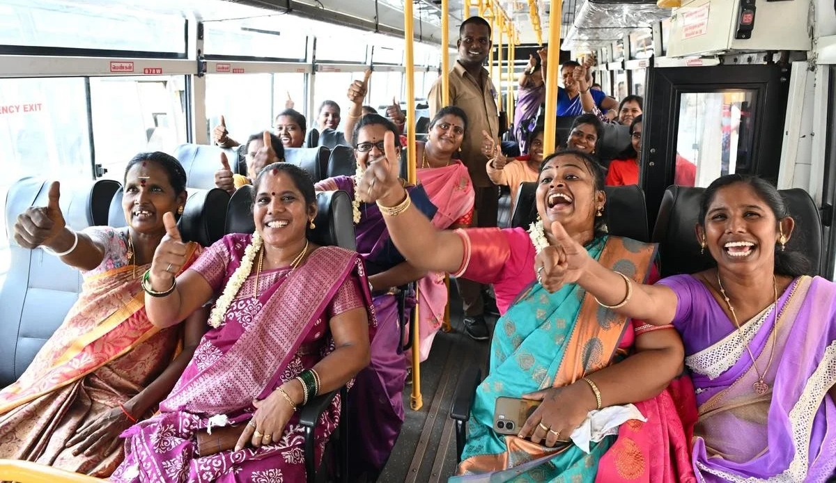 இந்த பஸ்ல ஏன் நீங்க ஏறினீங்க?.. வெற்றிப்பயண ...