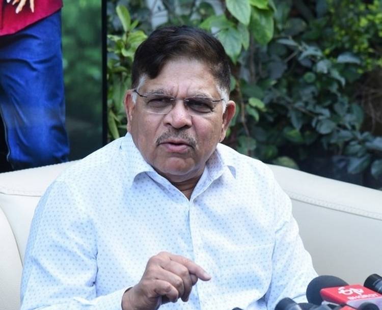 Allu Aravind: తెలంగాణ ప్రభుత్వం అనుమతితో శ్రీతేజ్‌ను పరామర్శించిన అల్లు అరవింద్‌