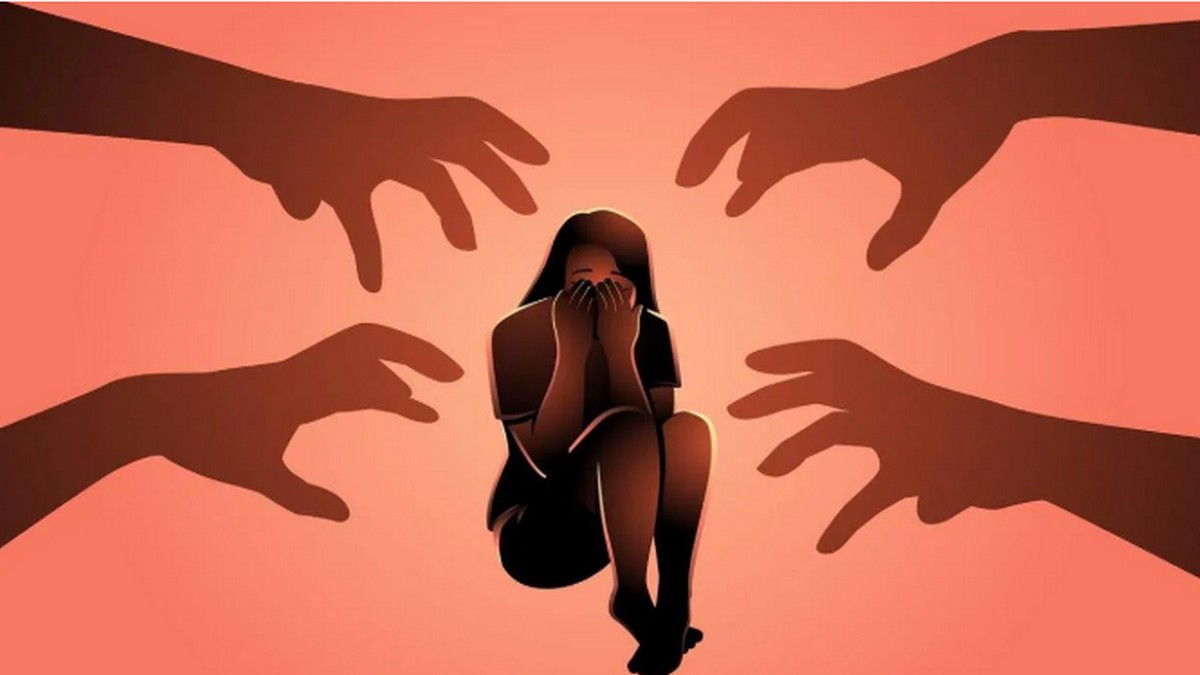 Woman: ప్రైవేట్ బస్సులో మహిళపై సామూహిక ...
