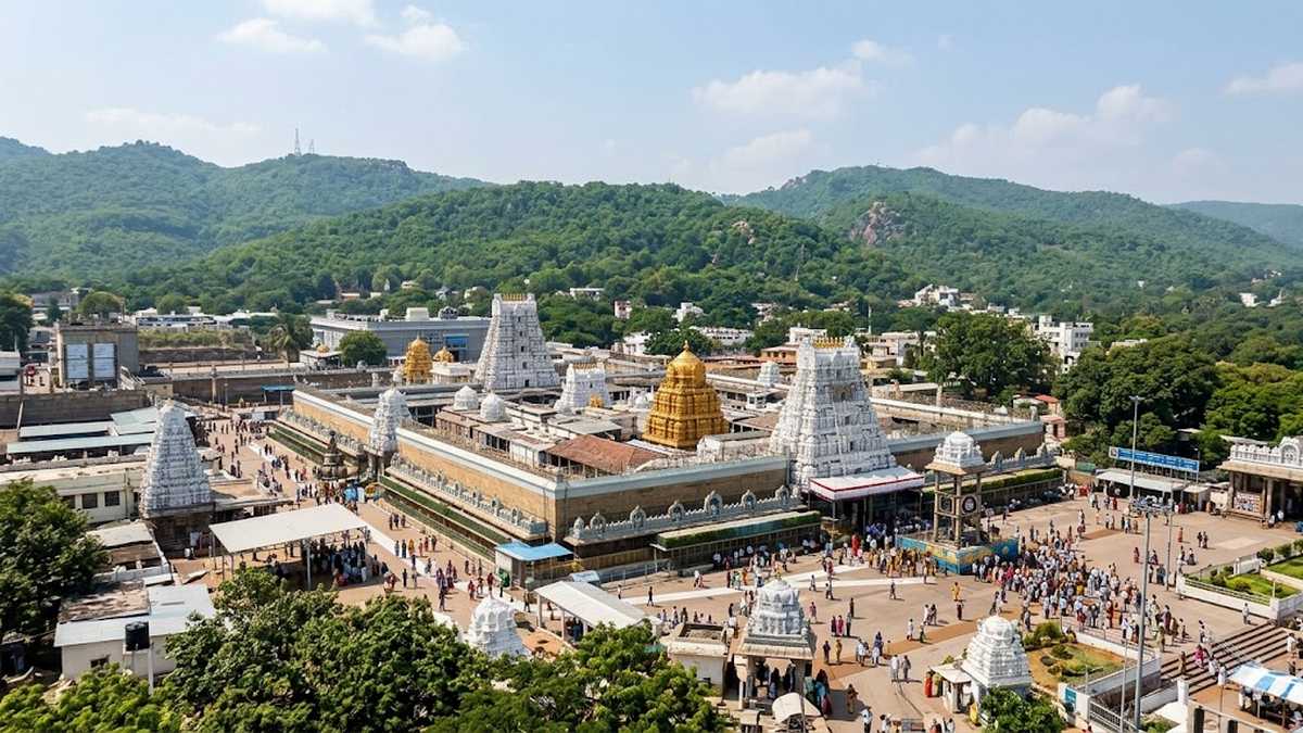తిరుమల చరిత్రలోనే తొలిసారి.. లక్షన్నర మందికి పైగా ...