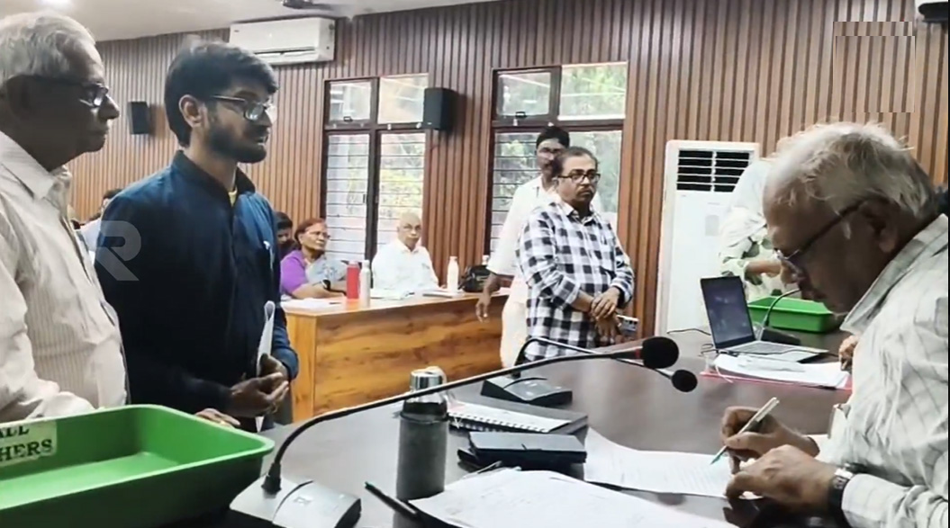 Ananth Sriramఫ మా తల్లిదండ్రులను కాపాడండి: అనంత్ ...