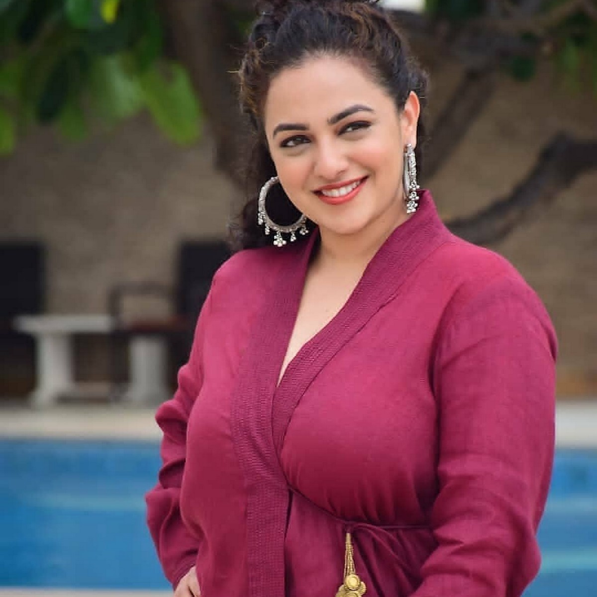 స్త్రీలను ఆకర్షణ వస్తువులుగా చూపిస్తున్నారు : ...