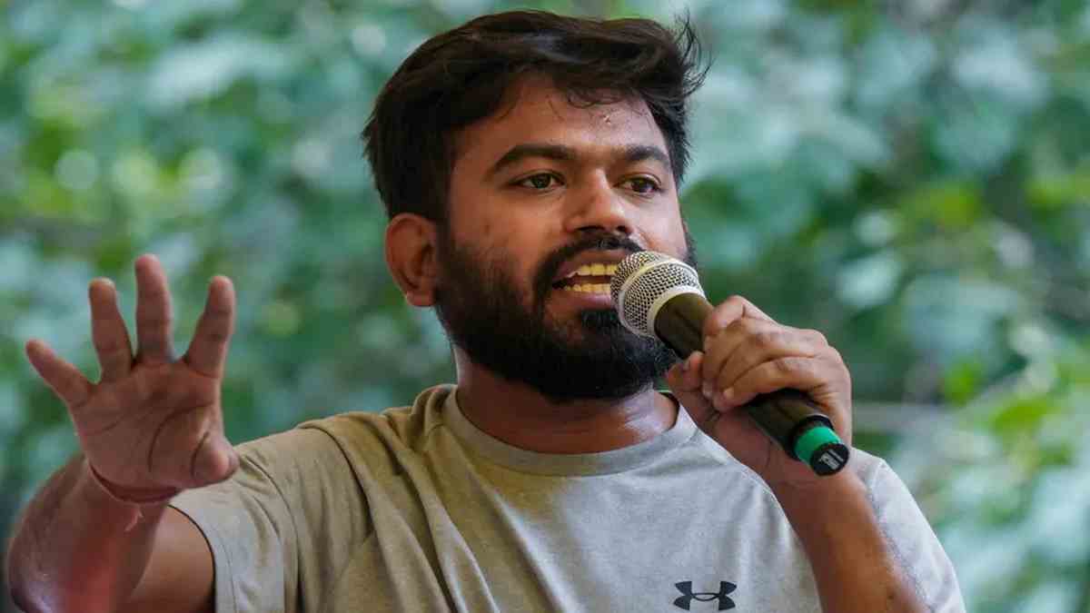 ప్రభుత్వాలు మారినా పాఠశాలల దుస్థితి మాత్రం మారడం ...