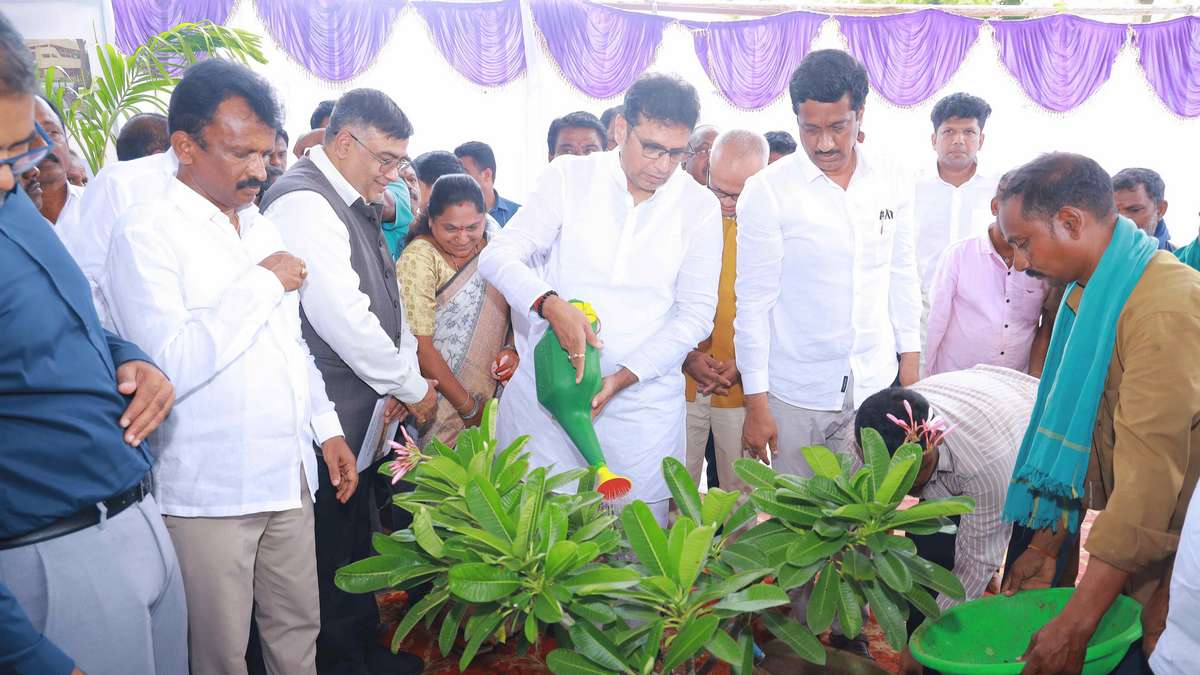 హెచ్‌సీసీబీ భాగస్వామ్యంతో మంథనిలో శ్రీ డి. ...