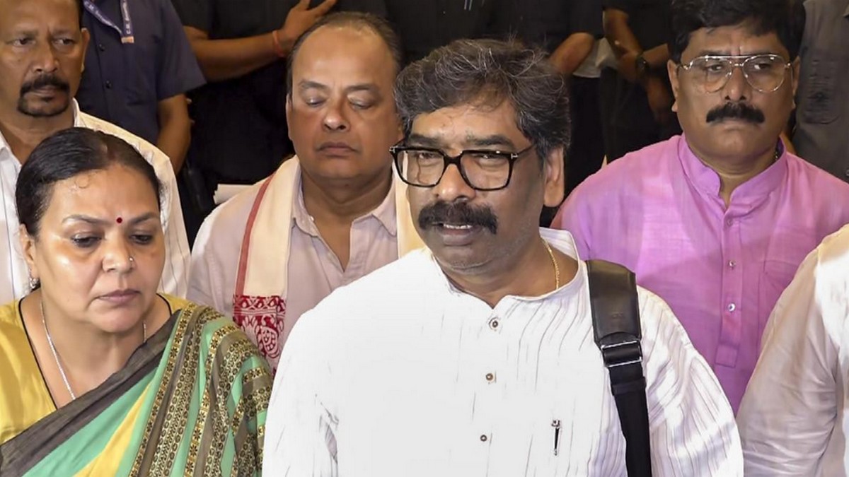 మమ్మలను తుపాకీతో కాల్చేయండి : జార్ఖండ్ సర్కారుకు ...
